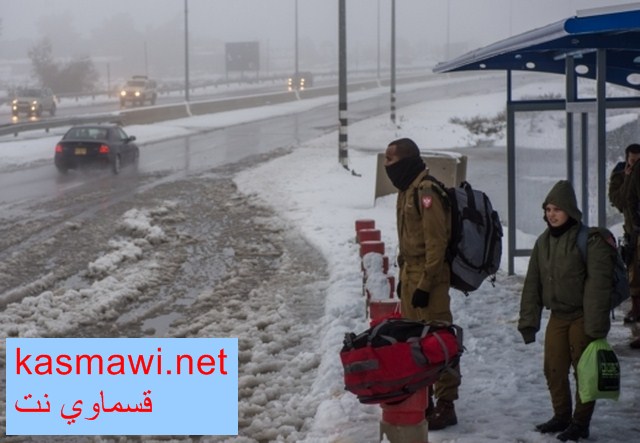 القدس:محاولات إنقاذ مئات العالقين بمركباتهم بسبب تراكم الثلوج والشرطة تحذر السائقين